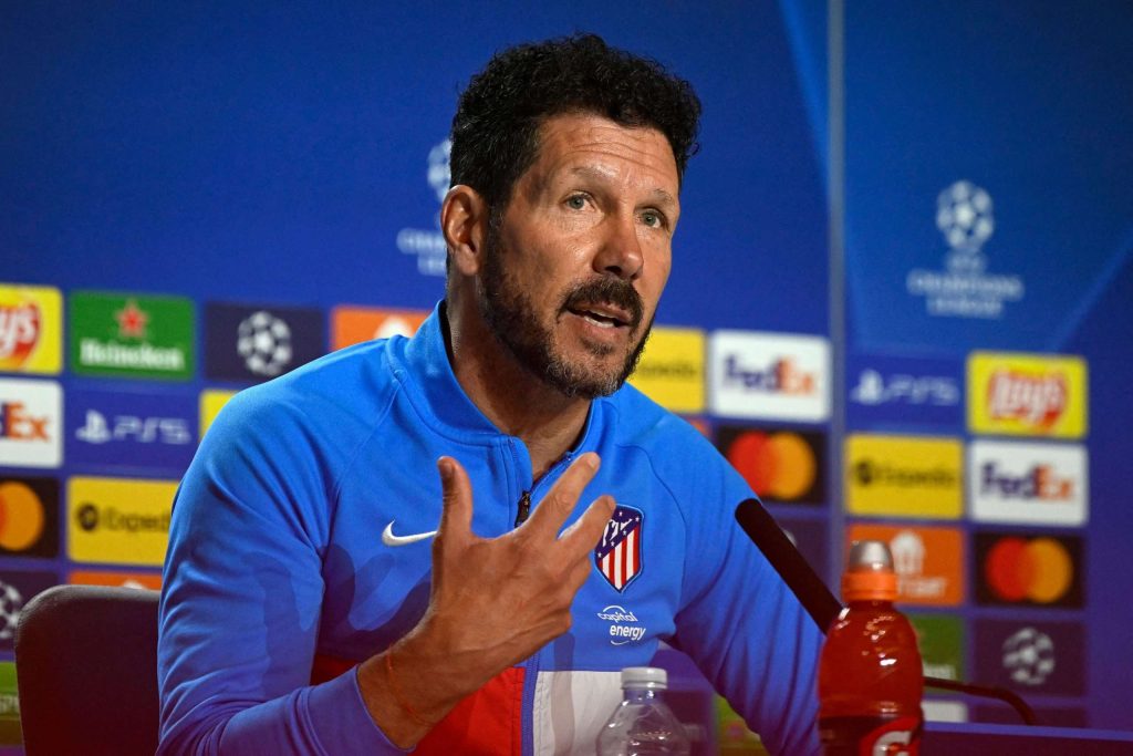 El técnico del Atlético de Madrid, Diego Simeone, asegura a los aficionados una buena recuperación tras un difícil inicio de temporada
