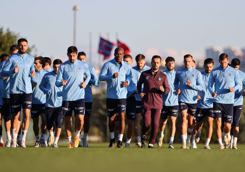 Trabzonspor Teknik Direktörü Şenol Güneş, Yükselen Gerilimler Ortasında Fenerbahçe Karşılaşması Hakkında Konuştu