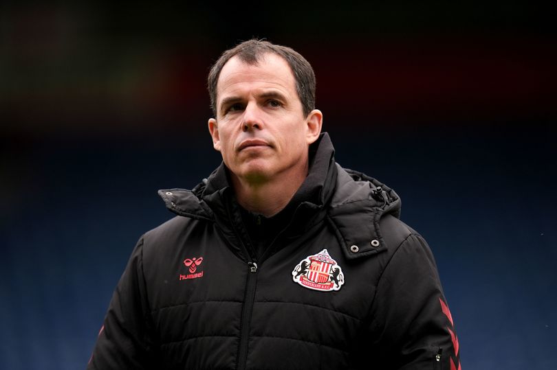 Regis Le Bris Receives Injury Boost Ahead of Sunderland’s Clash with Preston North End