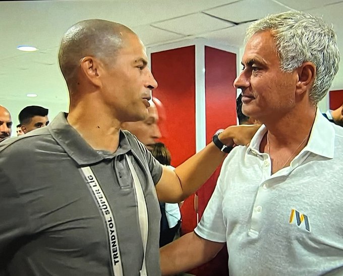 Alex de Souza, Mourinho’nun Övgüsüne Tepki Gösterdi: Fenerbahçe İçin Yeni Bir Bölüm