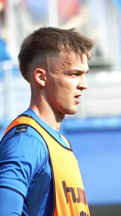 OFICIAL: El Granada CF completa el fichaje del defensa español Arnau Comas procedente del Basilea tras su cesión al Eibar.