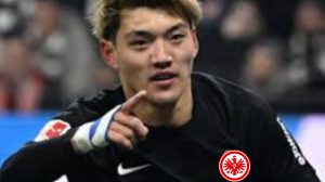Fabrizio Romano bestätigt: Ritsu Doan wechselt nach Abgabe eines Transferantrags zu Eintracht Frankfurt.