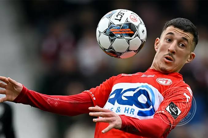 Officieel: Sporting Charleroi rondt zomertransfer Abdelkahar Kadri van KV Kortrijk af, voorafgaand aan AA Gent.