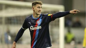 ABGESCHLOSSEN: Holstein Kiel hat die emotionale Rückkehr des erfahrenen deutschen Verteidigers Phil Neumann bestätigt.