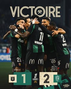 Pierre Sage salue l’esprit combatif du RC Lens alors que les Sang et Or devancent Auxerre avec une victoire historique en fin de match.