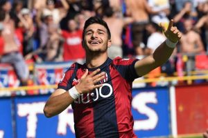 UFFICIALE: Il Bologna FC conferma il mega prolungamento del contratto per il fantasista Riccardo Orsolini, mettendo fine alle speculazioni sul mercato invernale
