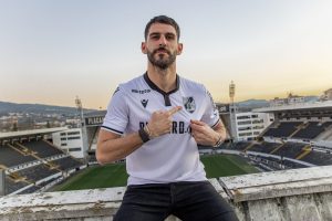 Renovação de contrato de Nélson Oliveira