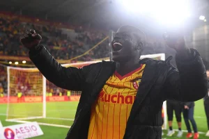 Prolongation de contrat entre le RCLens et Malang