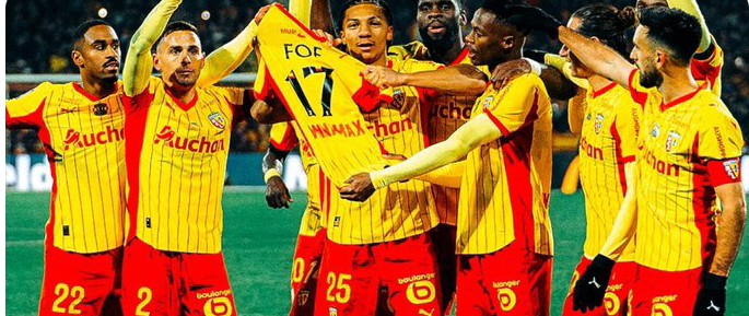 Le lien du sang et de l’or s’est forgé : Leclercq, Foé… Comment les joueurs du RC Lens ont vécu l’hommage aux légendes du club.