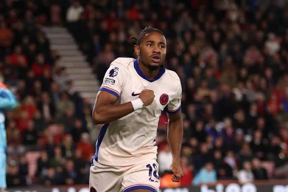 Real Betis completa un doble fichaje invernal con Christopher Nkunku y Mattie Pollock