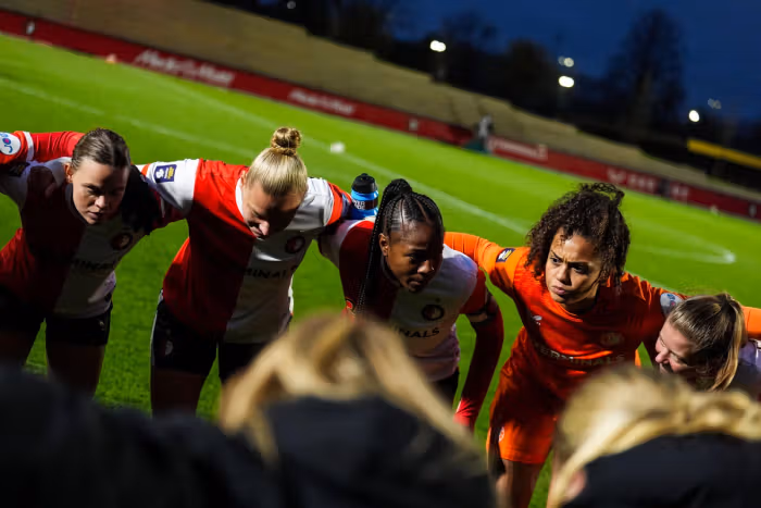 🔥 “Win Het voor Rotterdam”: Feyenoord Vrouwen inspireren belofte aan fans, welzijnspakketten en actieve januaritransferperiode