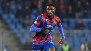 Le RC Lens officialise l’arrivée de Jonas Adjei Adjetey, Pierre Sage salue la « pièce manquante » dans la course au titre en Ligue 1